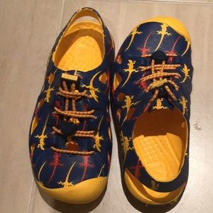 Keen boys water shoes